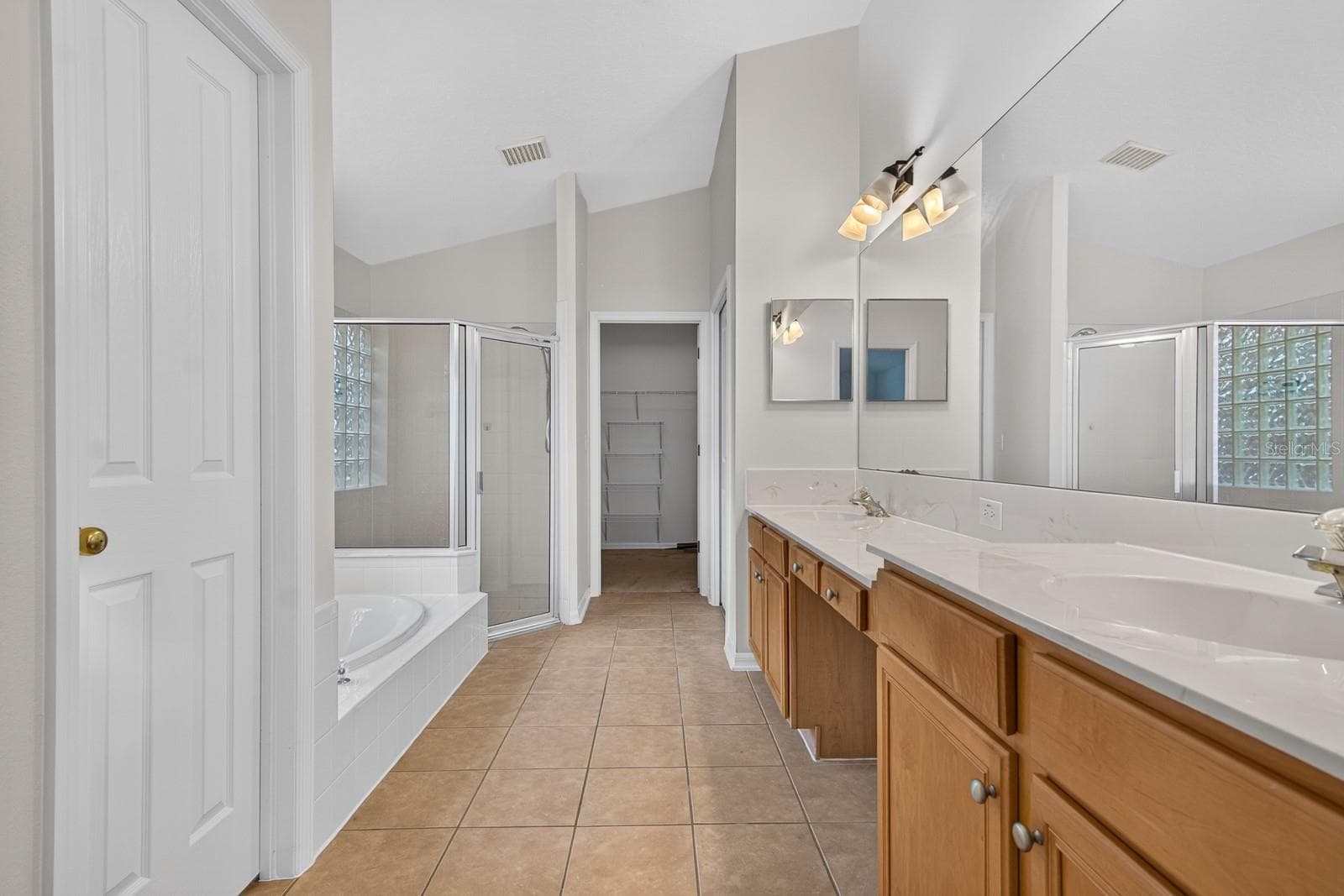 Primary Bathroom - 10527 SAN TRAVASO DR, TAMPA