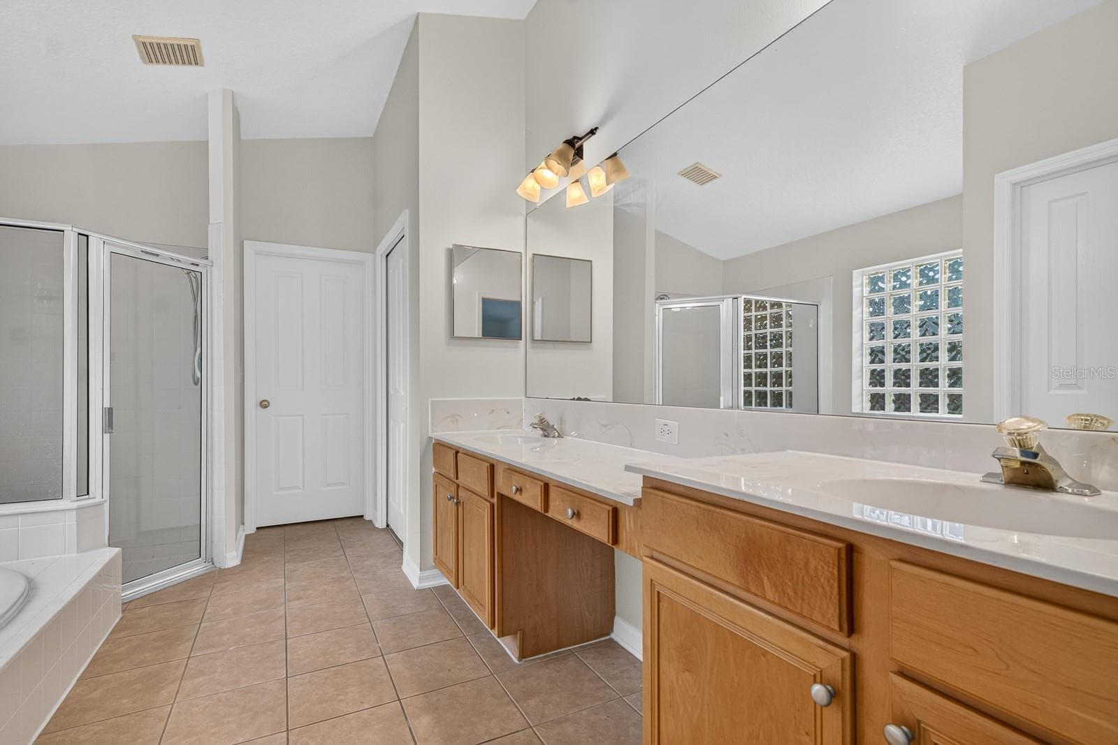 Primary Bathroom - 10527 SAN TRAVASO DR, TAMPA