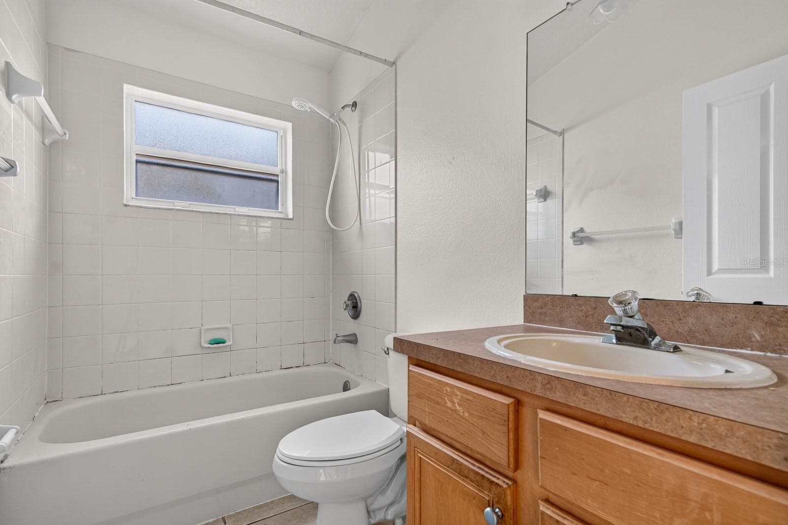 Guest Bath - 10527 SAN TRAVASO DR, TAMPA