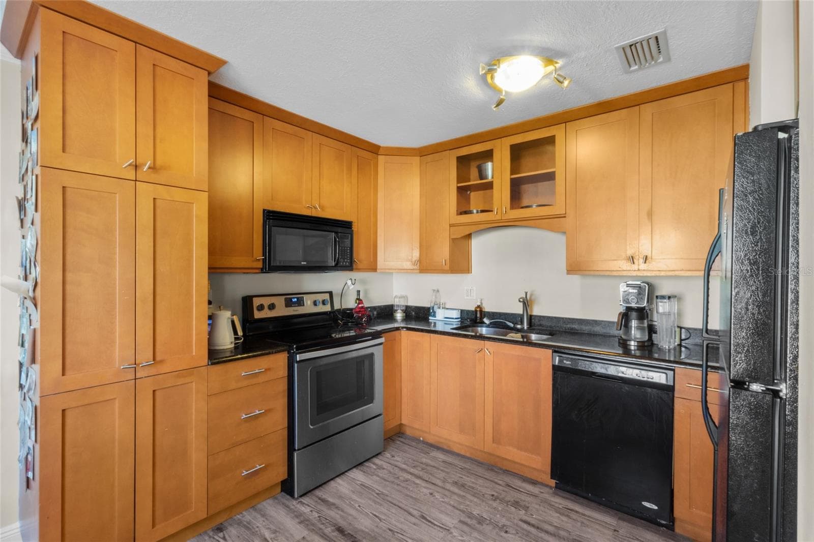 Condominium at 5202 BEACH DR SE #D, ST PETERSBURG, photo 12 of 76