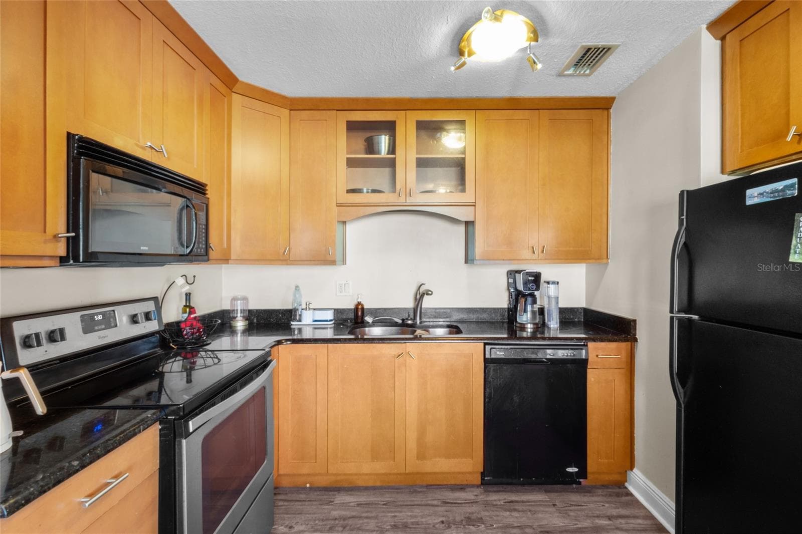 Condominium at 5202 BEACH DR SE #D, ST PETERSBURG, photo 13 of 76
