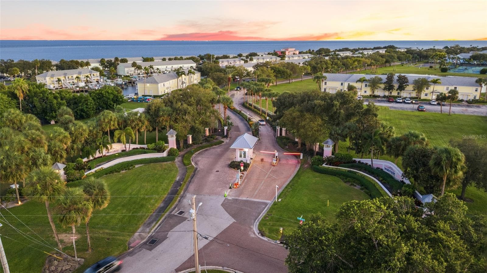 Condominium at 5202 BEACH DR SE #D, ST PETERSBURG, photo 52 of 76
