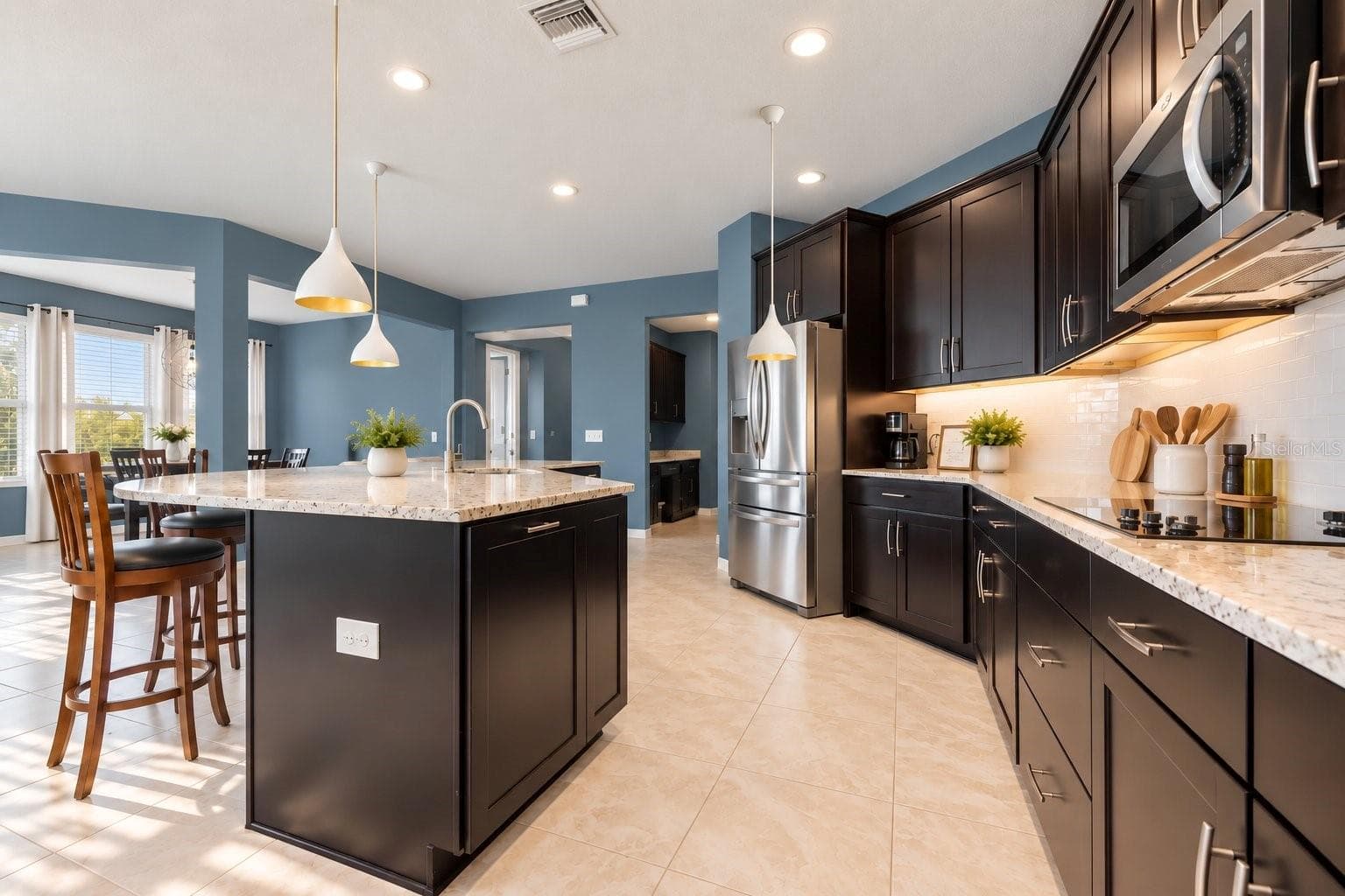 Single Family Residence at 18922 ROSEATE DR, LUTZ, photo 8 of 44