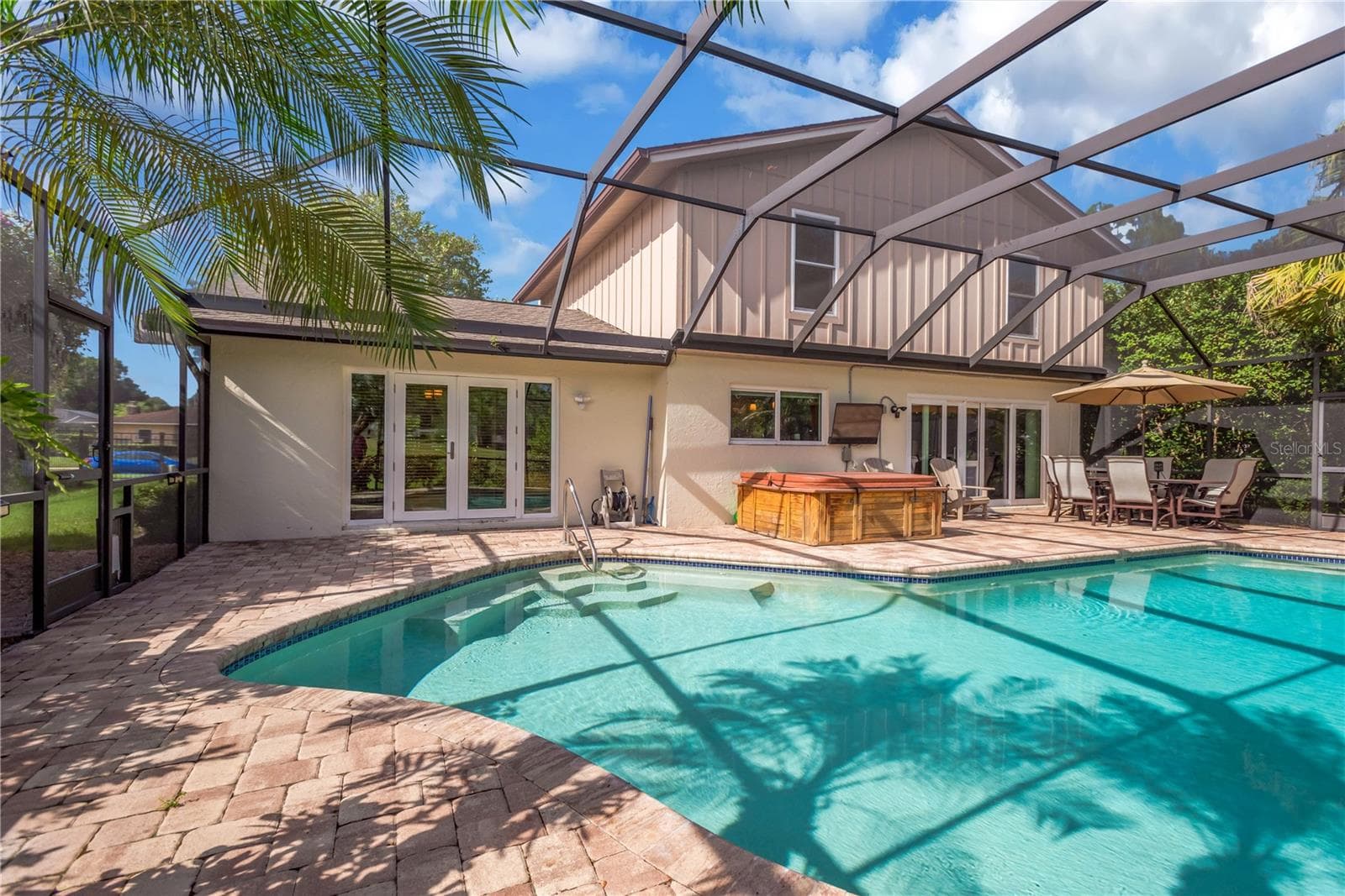 Pool w/ hot tub/spa - 16407 W COURSE DR, TAMPA