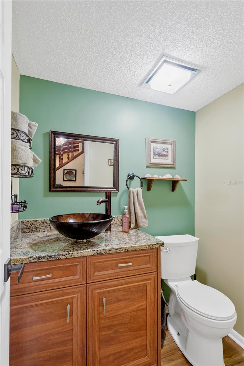 Guest 1/2 bath located on first floor - 16407 W COURSE DR, TAMPA