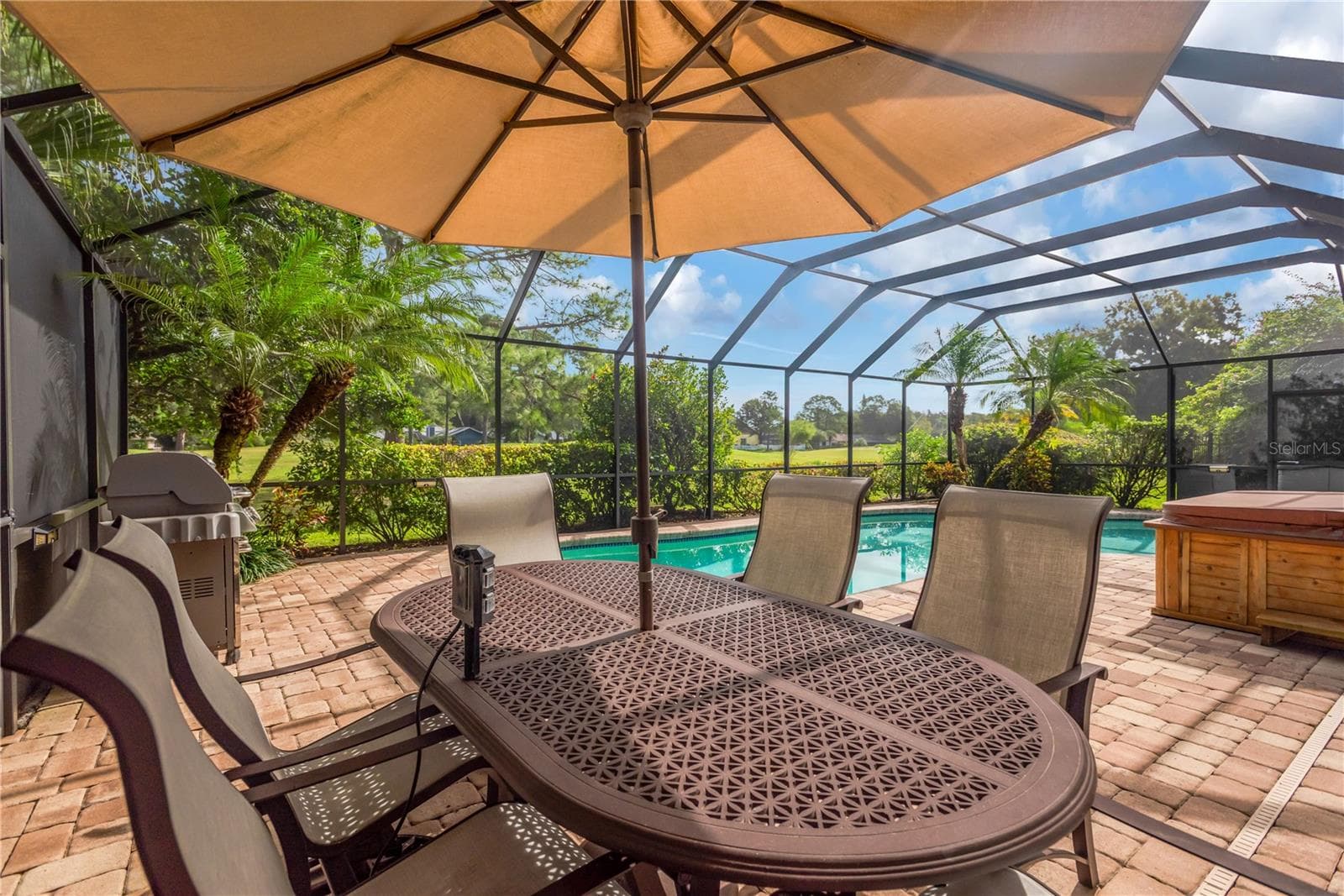 Seating area - 16407 W COURSE DR, TAMPA