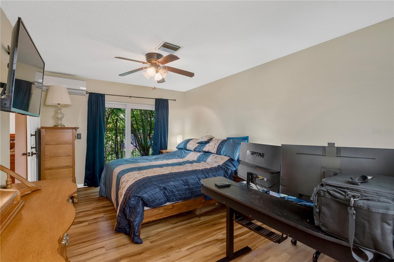 Primary bedroom - 16407 W COURSE DR, TAMPA
