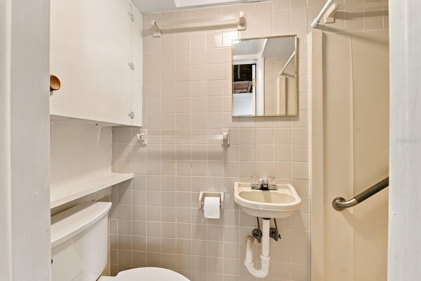 2nd Full bath in garage - 3606 LATIMER ST, NEW PORT RICHEY