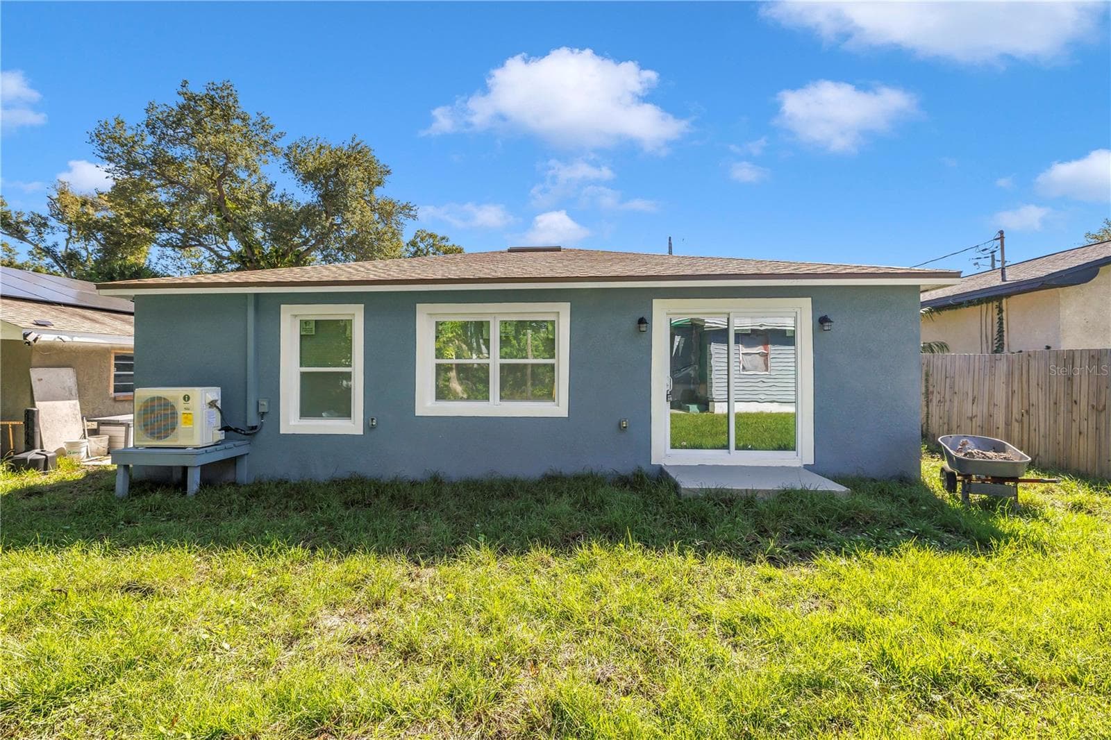 Single Family Residence at 835 QUEENSBORO AVE S, ST PETERSBURG, photo 6 of 33