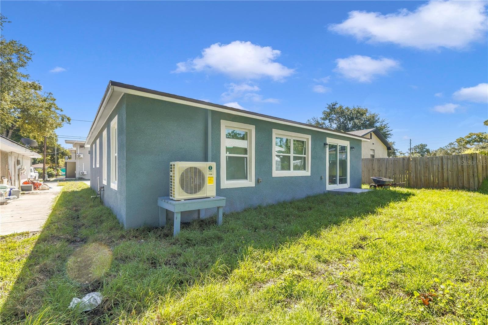 Single Family Residence at 835 QUEENSBORO AVE S, ST PETERSBURG, photo 7 of 33