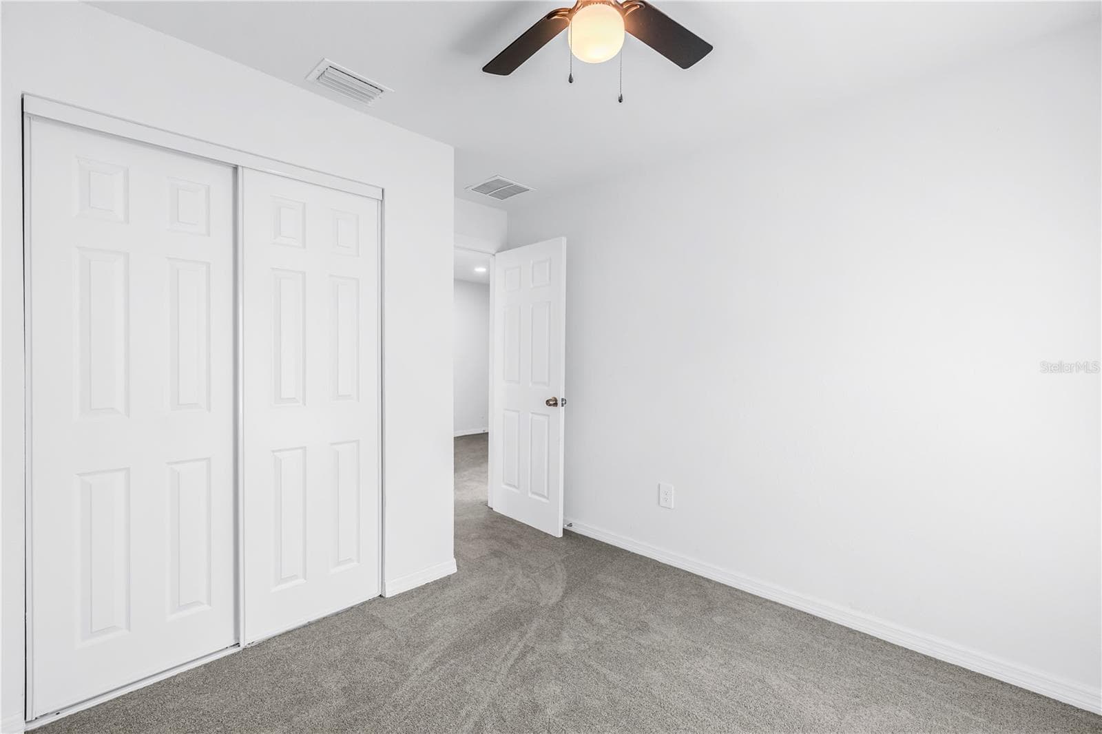 Single Family Residence at 835 QUEENSBORO AVE S, ST PETERSBURG, photo 15 of 33
