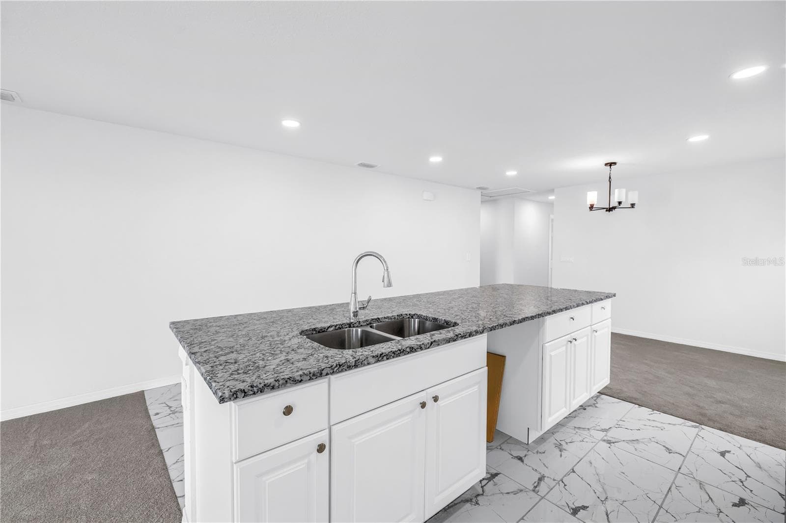 Single Family Residence at 835 QUEENSBORO AVE S, ST PETERSBURG, photo 25 of 33