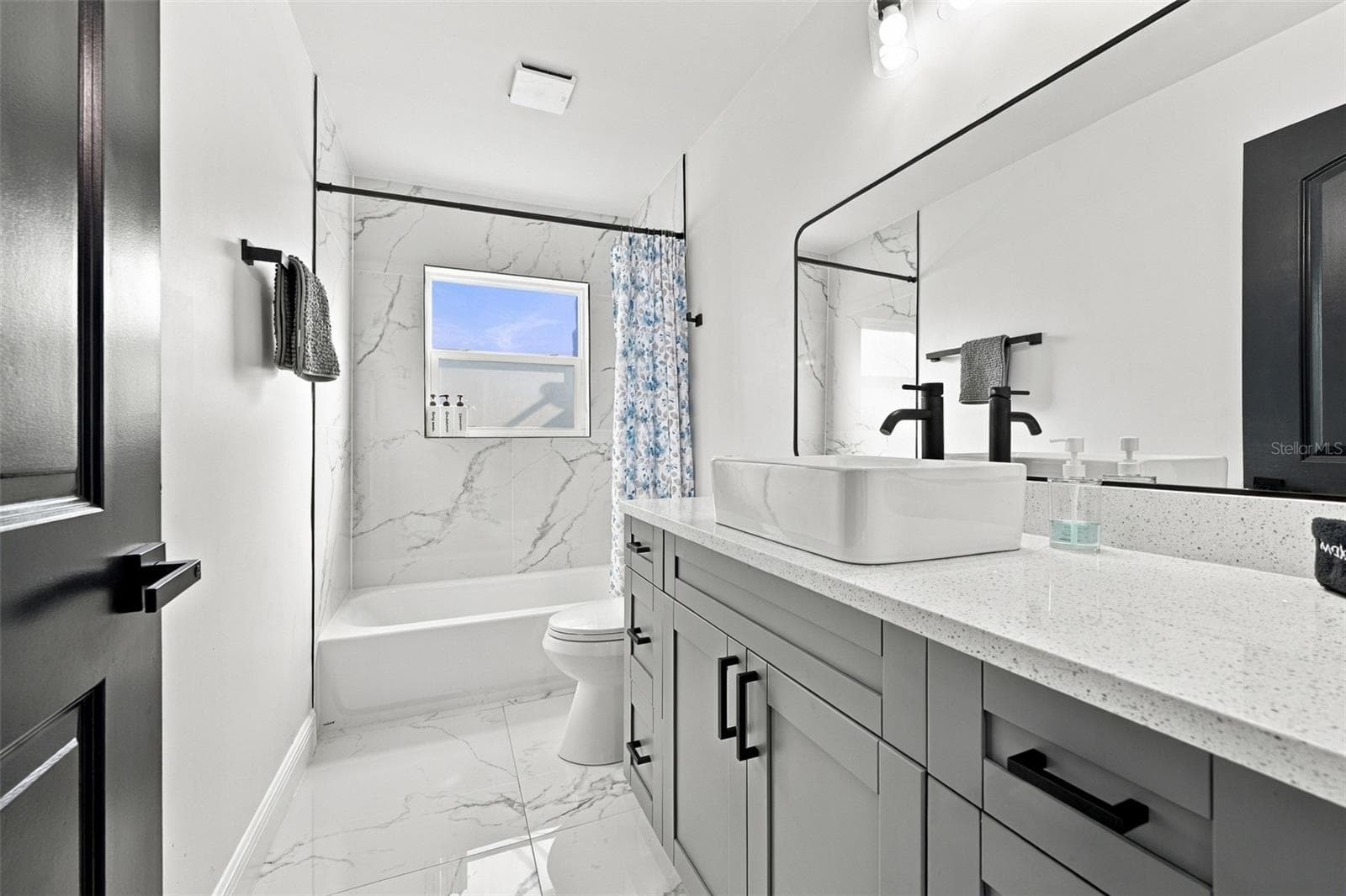 Single Family Residence at 14019 W PARSLEY DR, MADEIRA BEACH, photo 8 of 33