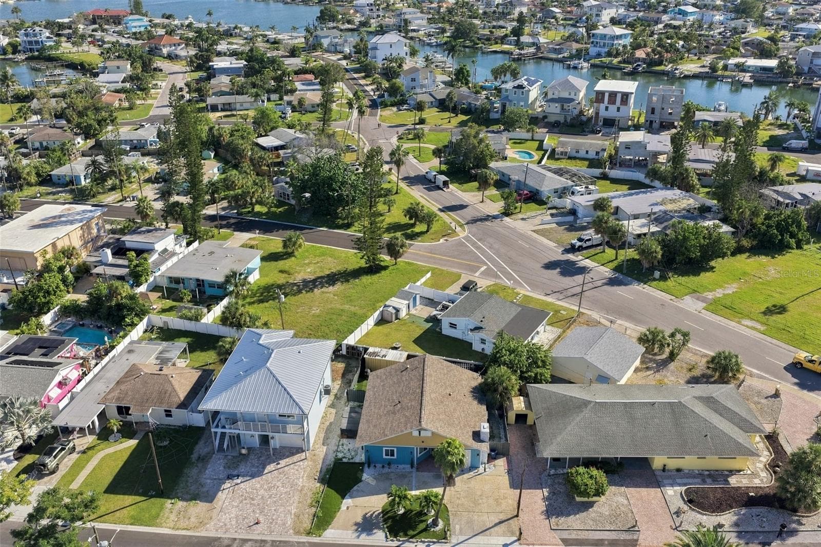 Single Family Residence at 14019 W PARSLEY DR, MADEIRA BEACH, photo 17 of 33
