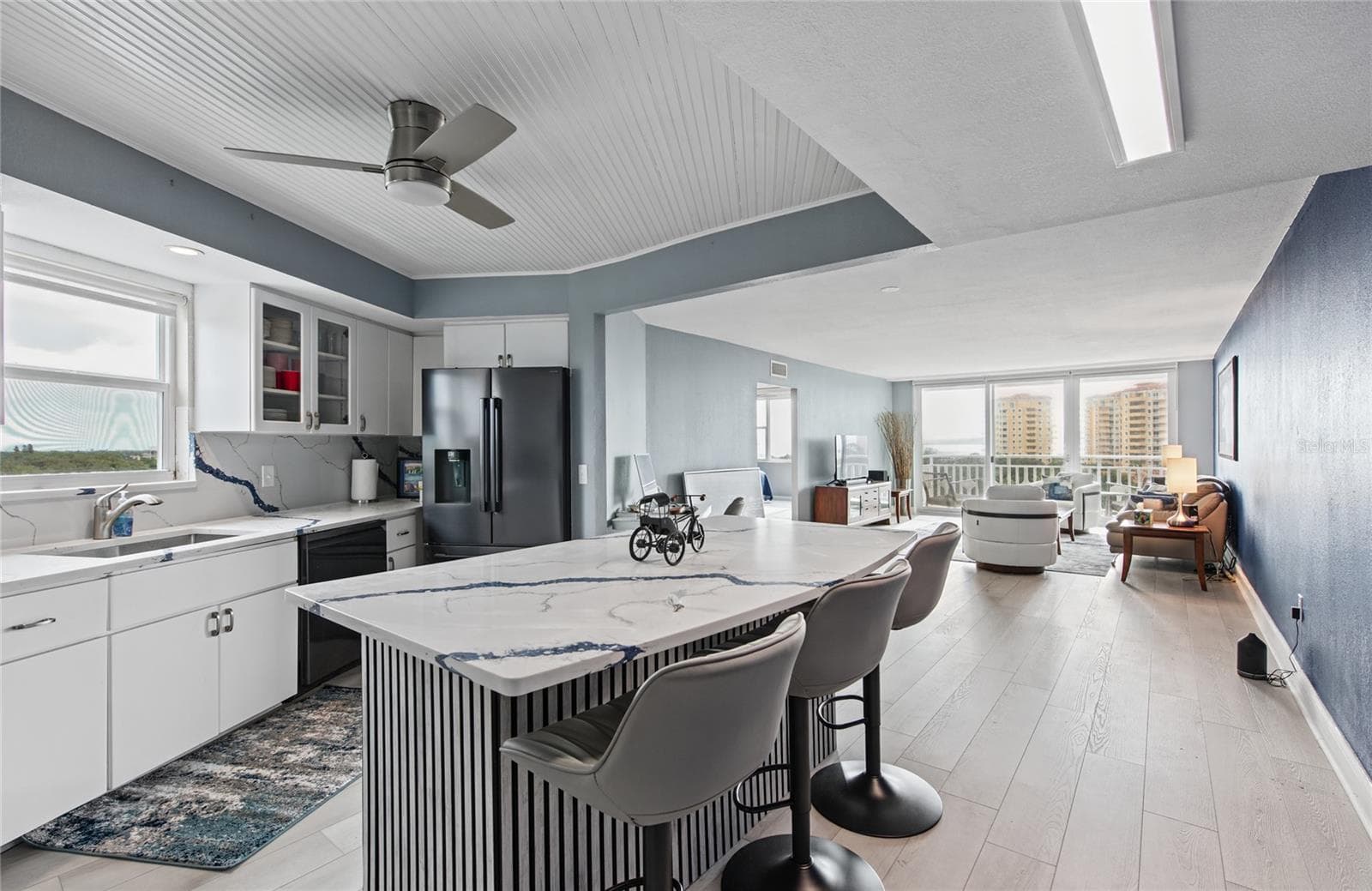 Condominium at 700 BEACH DR NE #701, ST PETERSBURG, photo 3 of 57