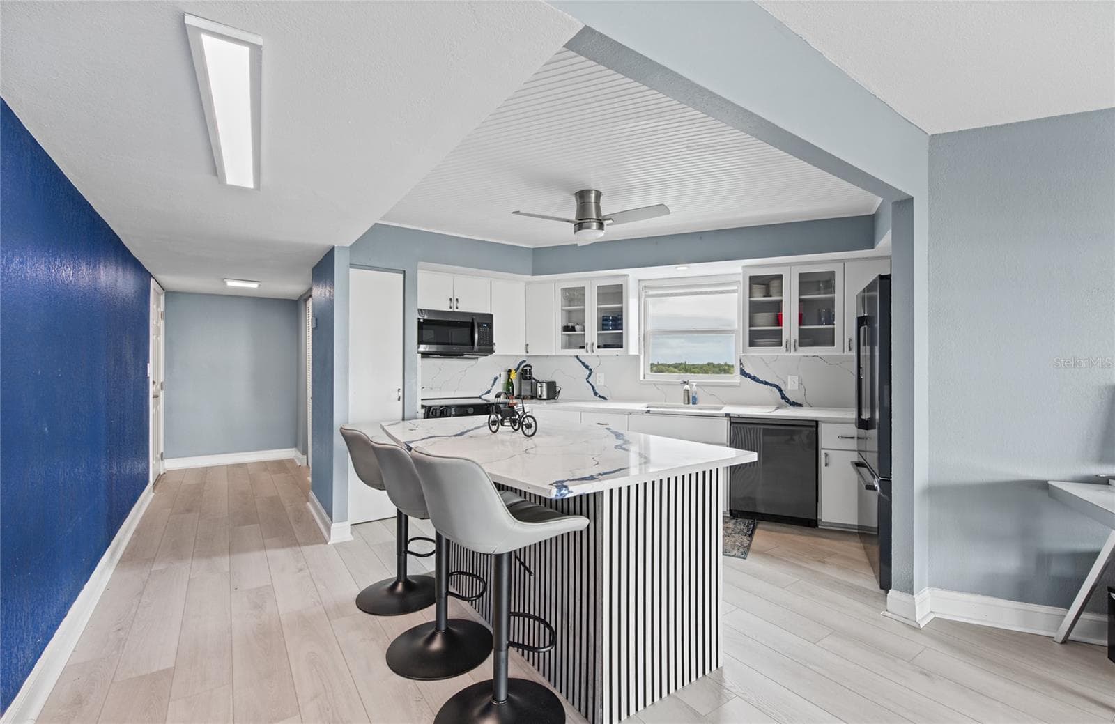 Condominium at 700 BEACH DR NE #701, ST PETERSBURG, photo 15 of 57