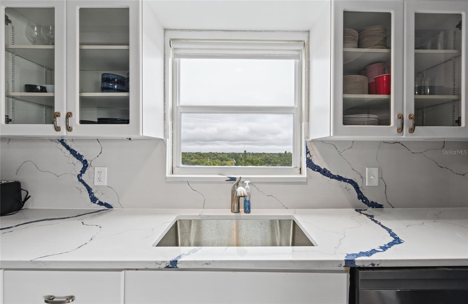 Condominium at 700 BEACH DR NE #701, ST PETERSBURG, photo 18 of 57