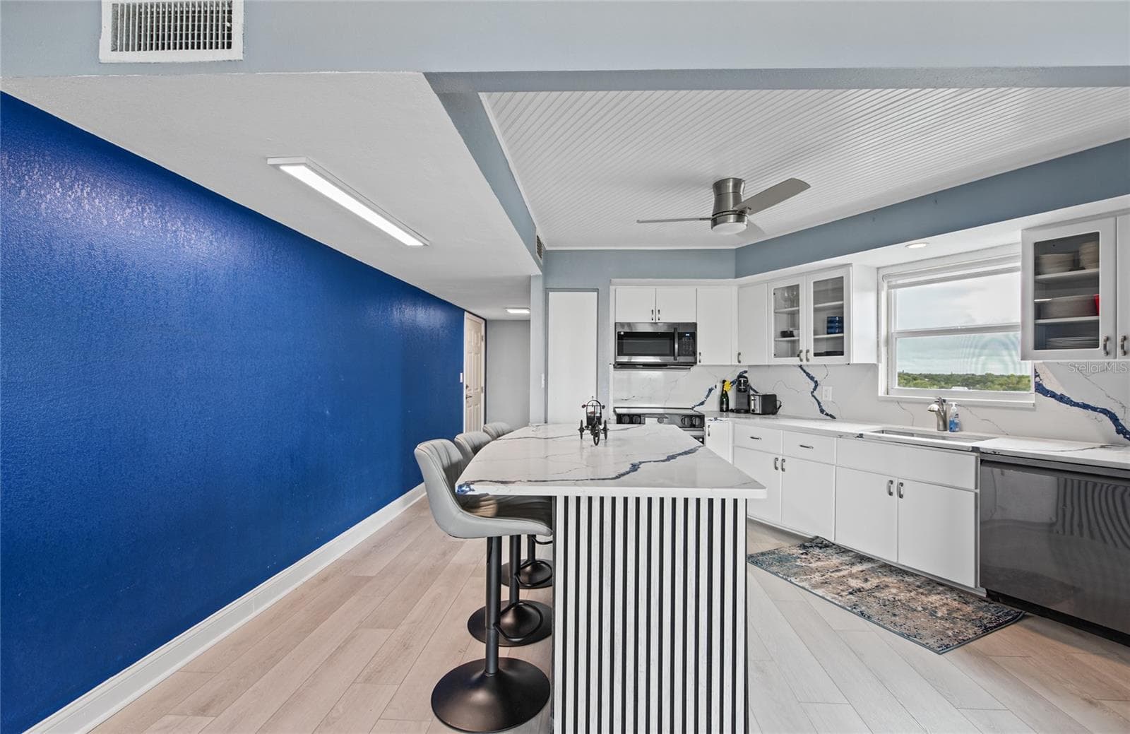 Condominium at 700 BEACH DR NE #701, ST PETERSBURG, photo 20 of 57