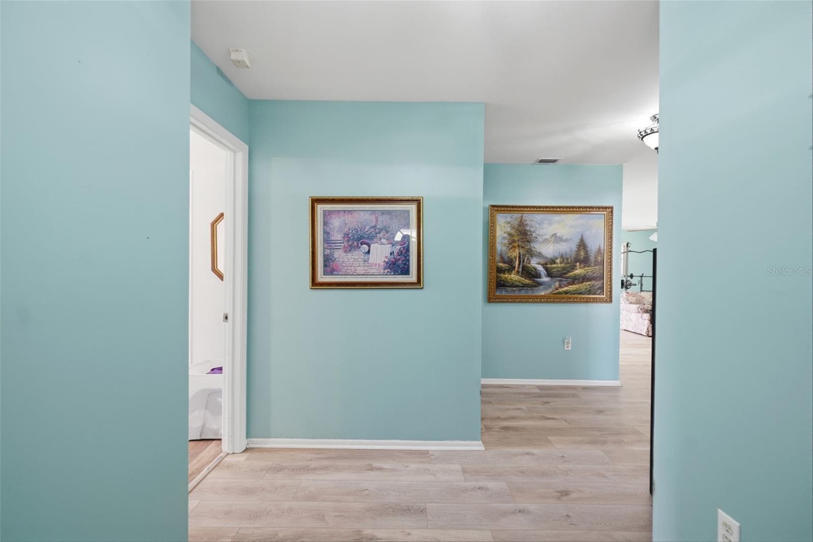 Front Entry - 10360 GOLDEN AVE, WEEKI WACHEE