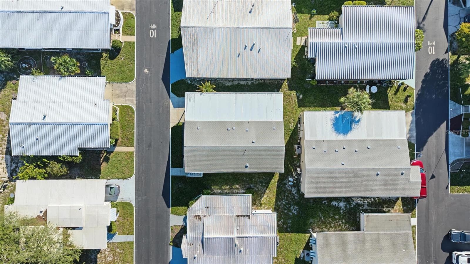 Manufactured Home at 20000 US HIGHWAY 19 N #705, CLEARWATER, photo 13 of 39