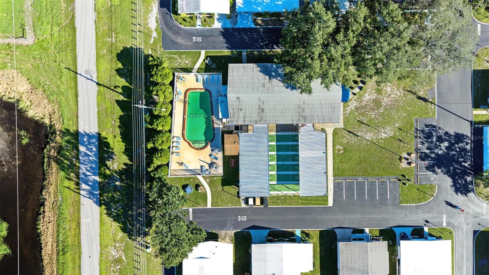 Manufactured Home at 20000 US HIGHWAY 19 N #705, CLEARWATER, photo 15 of 39