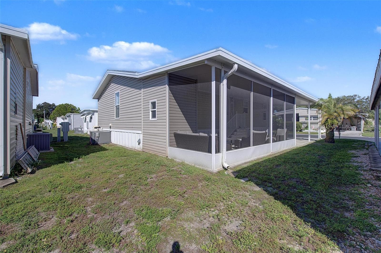 Manufactured Home at 20000 US HIGHWAY 19 N #705, CLEARWATER, photo 17 of 39