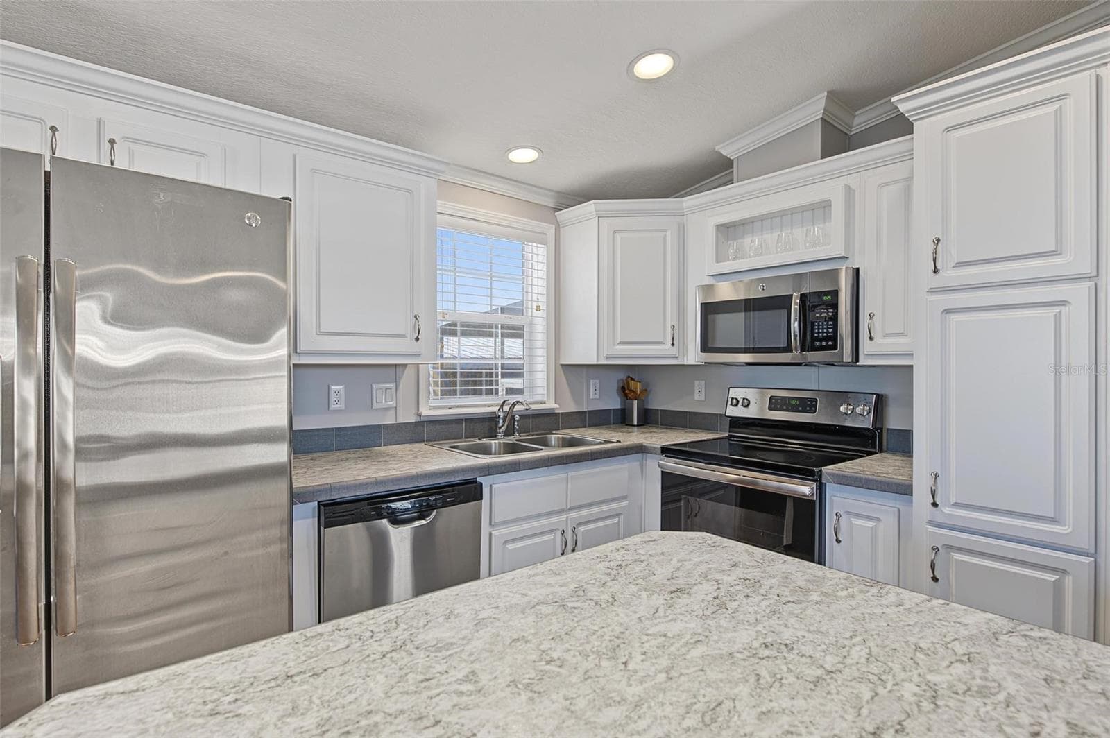 Manufactured Home at 20000 US HIGHWAY 19 N #705, CLEARWATER, photo 25 of 39