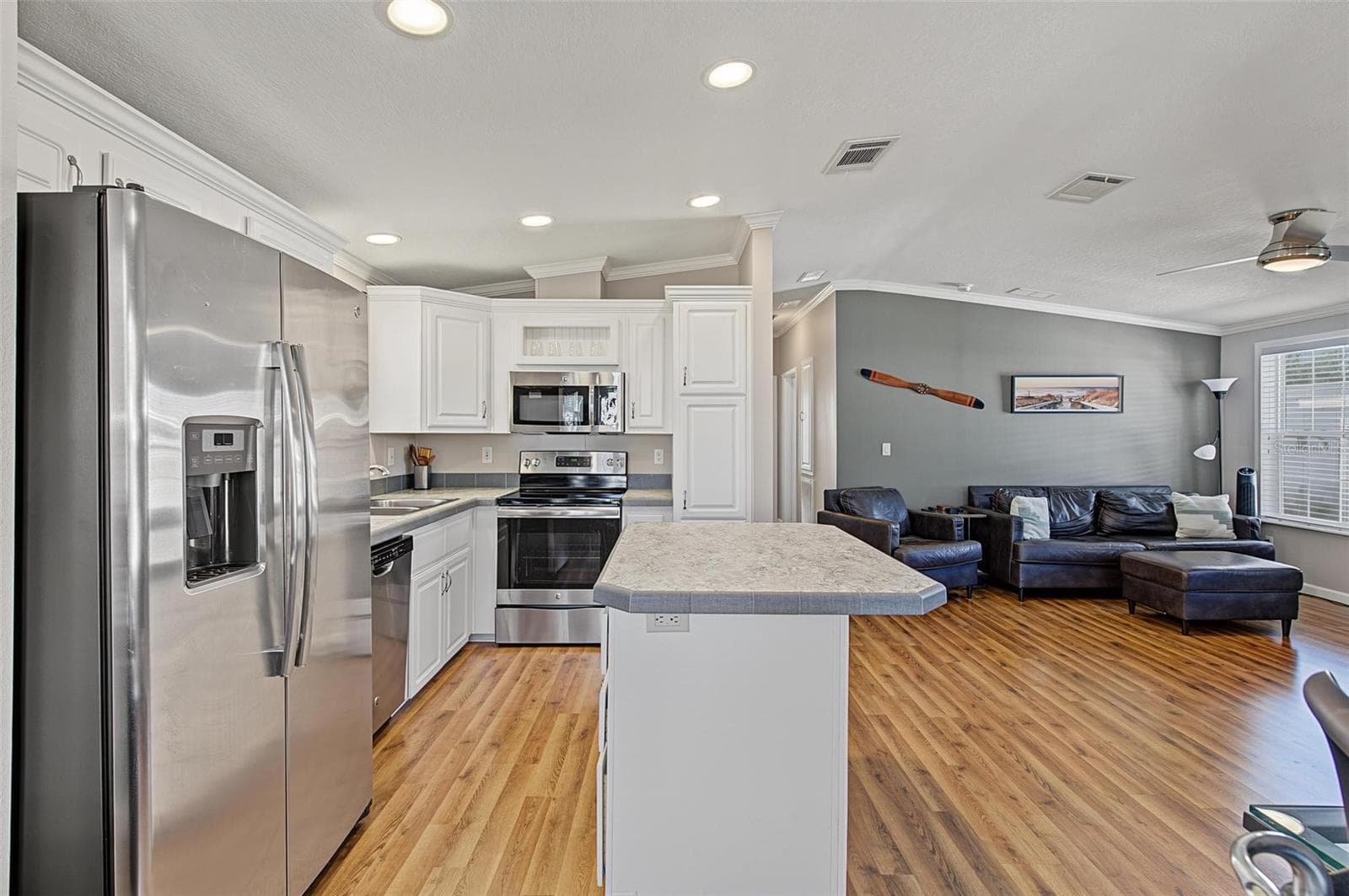 Manufactured Home at 20000 US HIGHWAY 19 N #705, CLEARWATER, photo 28 of 39