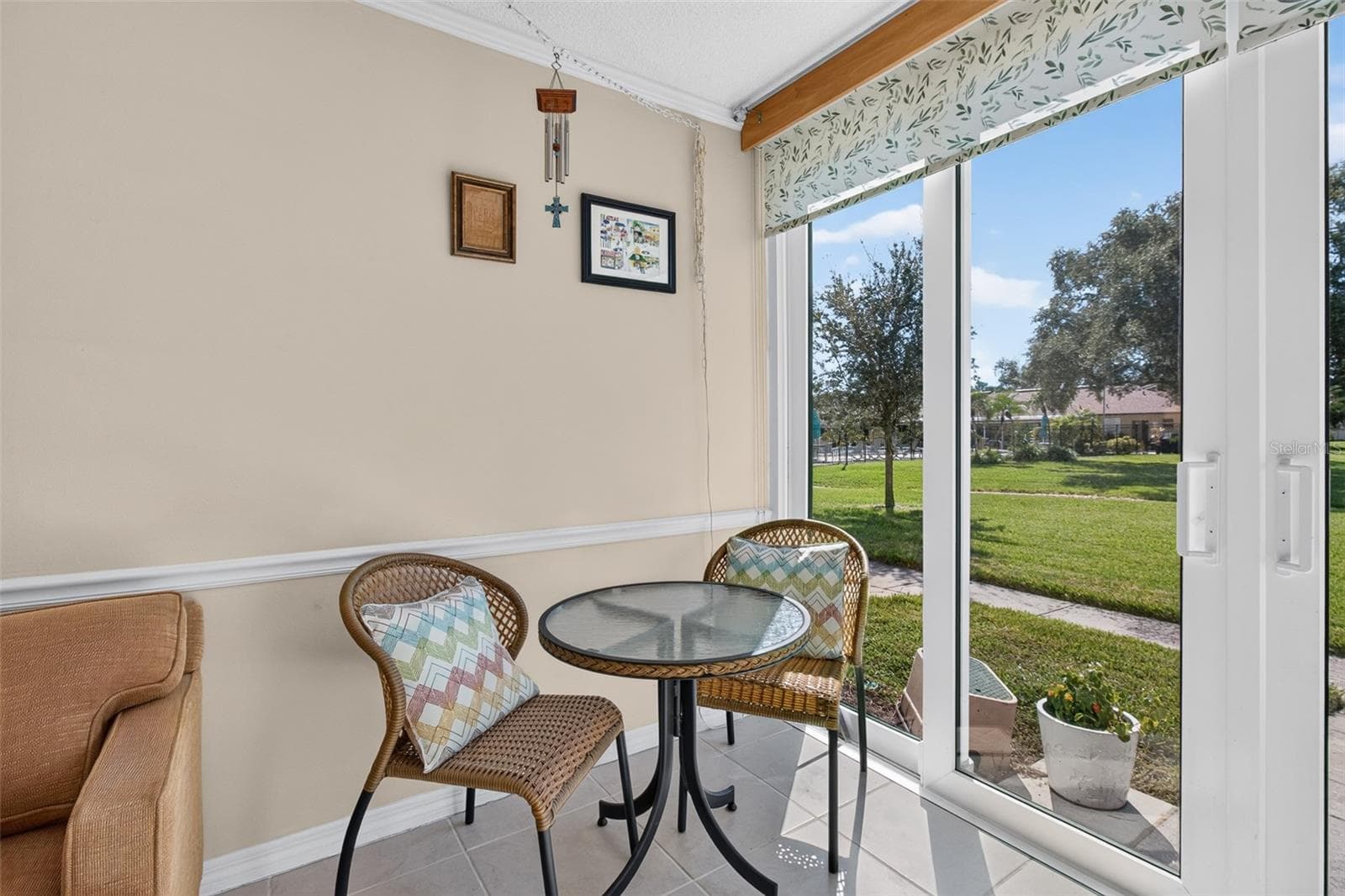 Views towards the pool - 5095 BAY ST NE #104, ST PETERSBURG