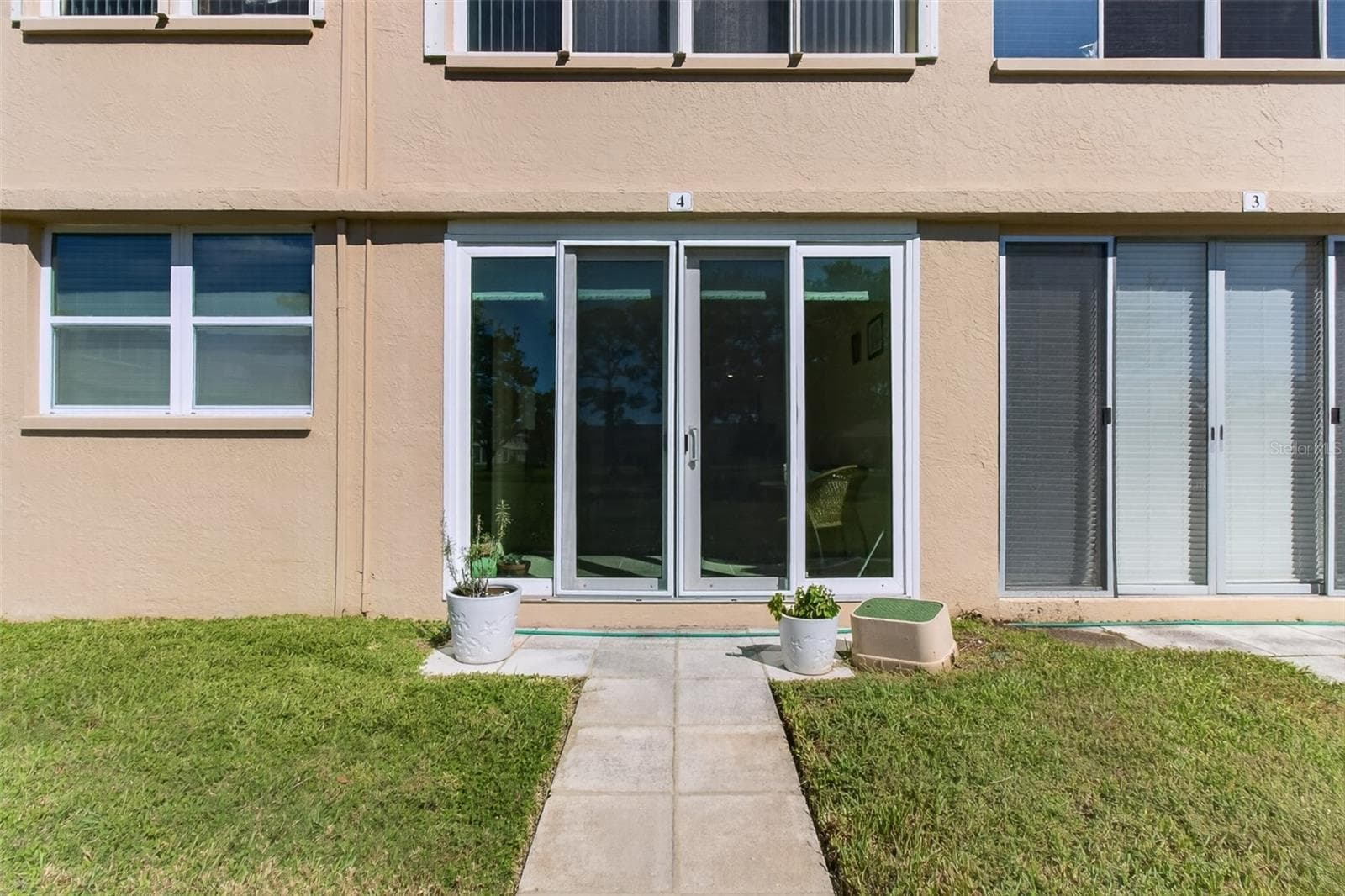 Outdoor patio - 5095 BAY ST NE #104, ST PETERSBURG