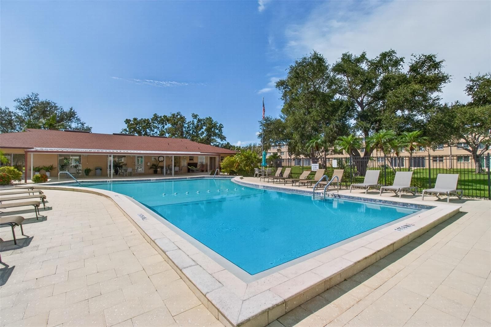 Pool day! - 5095 BAY ST NE #104, ST PETERSBURG