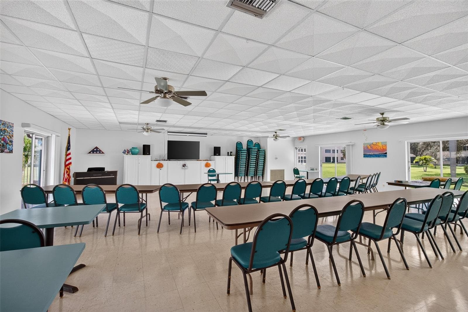 Large space may rent - 5095 BAY ST NE #104, ST PETERSBURG