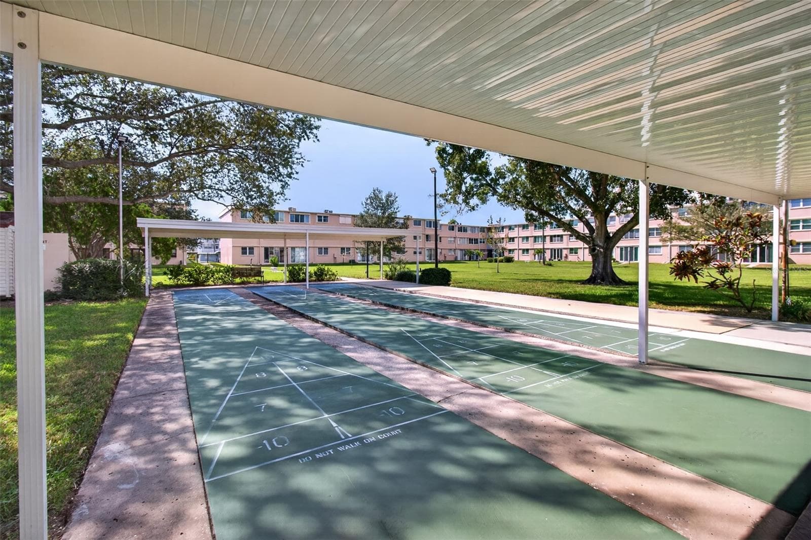 Shuffleboard courts - 5095 BAY ST NE #104, ST PETERSBURG