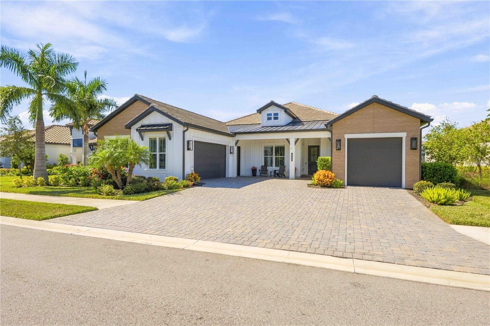 Single Family Residence at 18035 HOME RUN DR, VENICE, photo 3 of 86