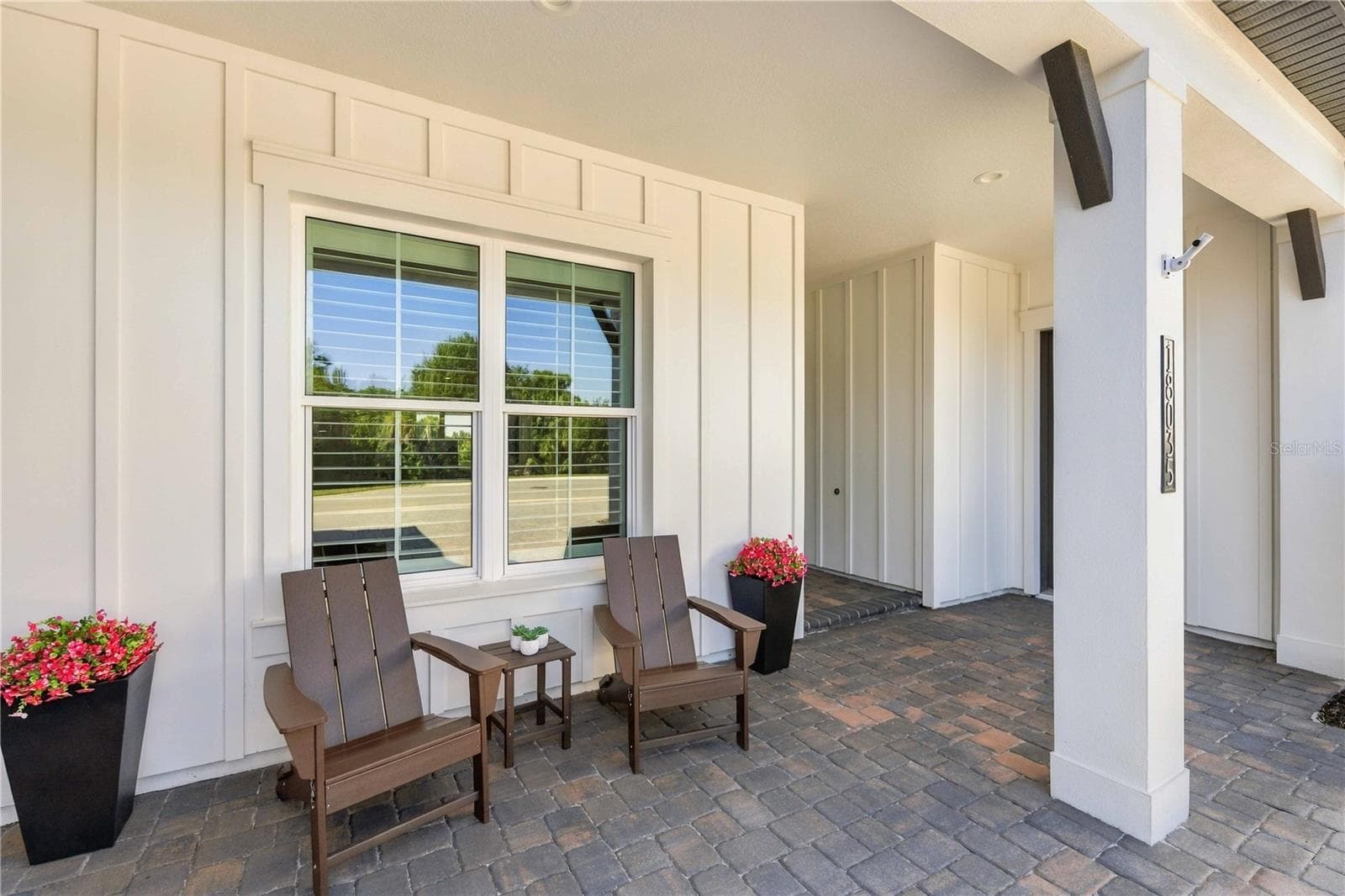 Single Family Residence at 18035 HOME RUN DR, VENICE, photo 8 of 86