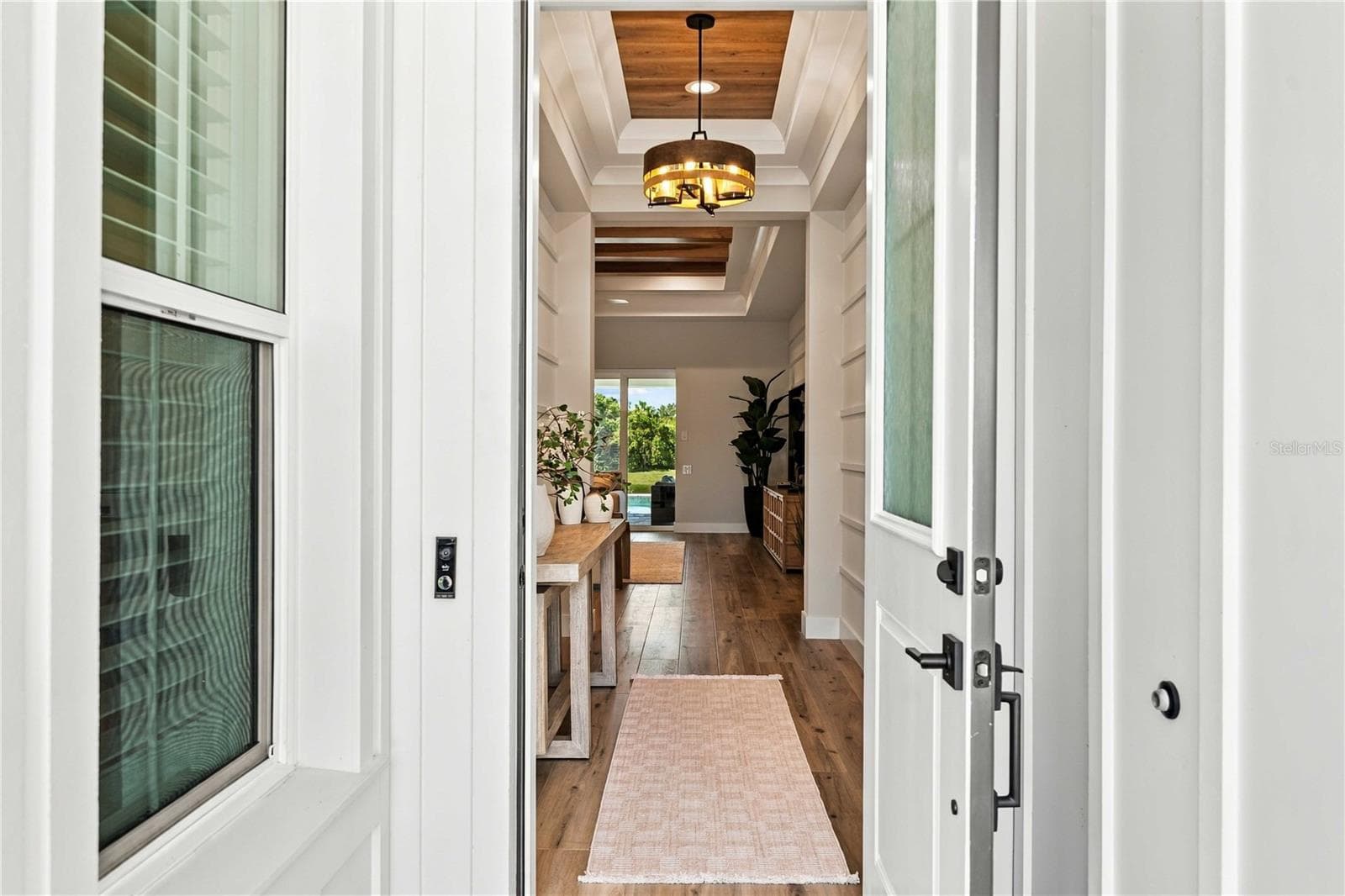 Single Family Residence at 18035 HOME RUN DR, VENICE, photo 9 of 86