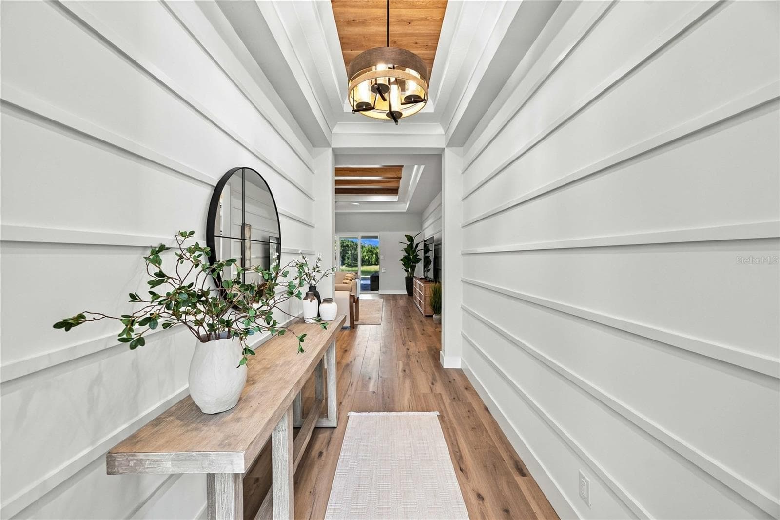Single Family Residence at 18035 HOME RUN DR, VENICE, photo 10 of 86