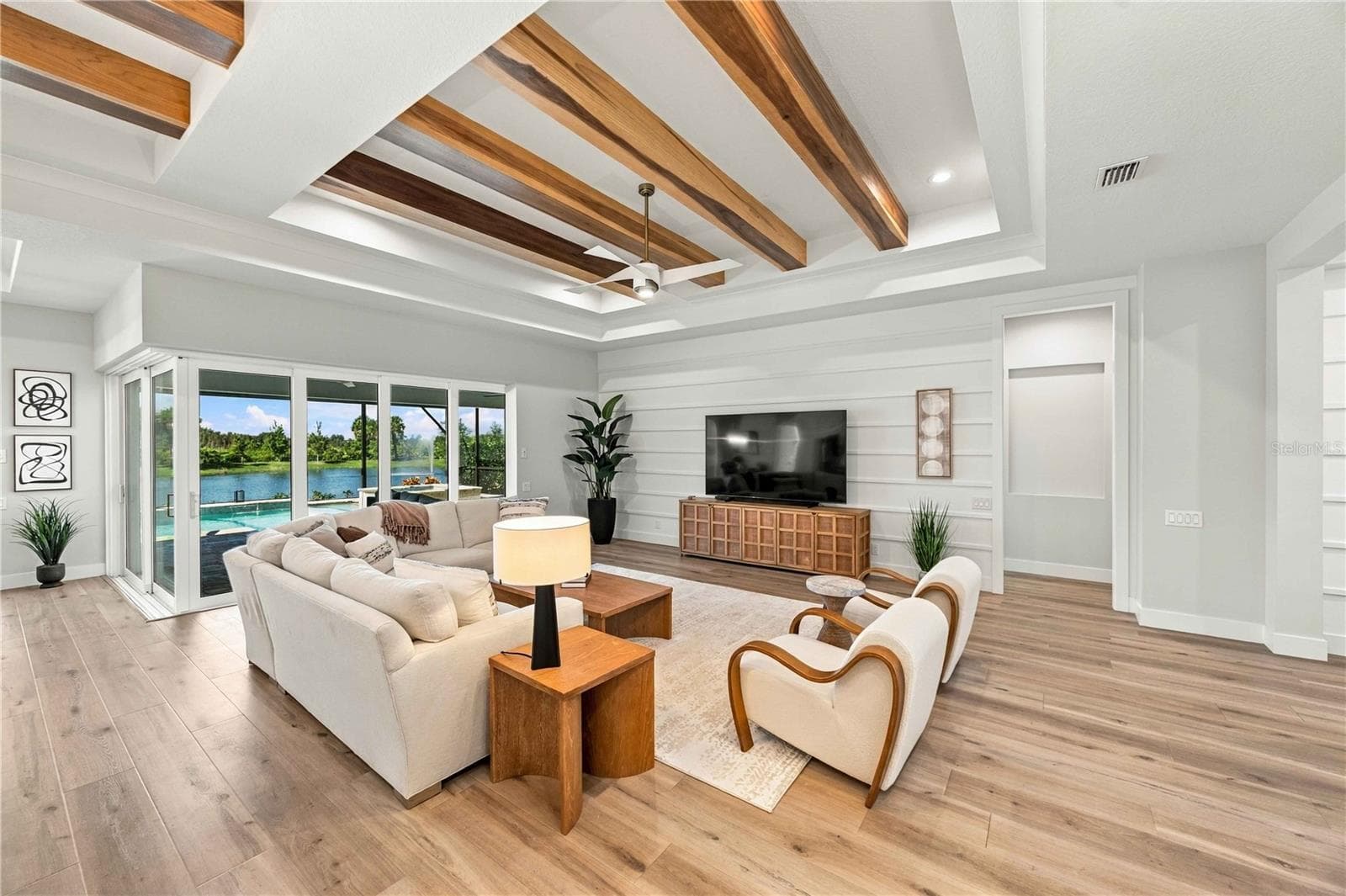 Single Family Residence at 18035 HOME RUN DR, VENICE, photo 13 of 86