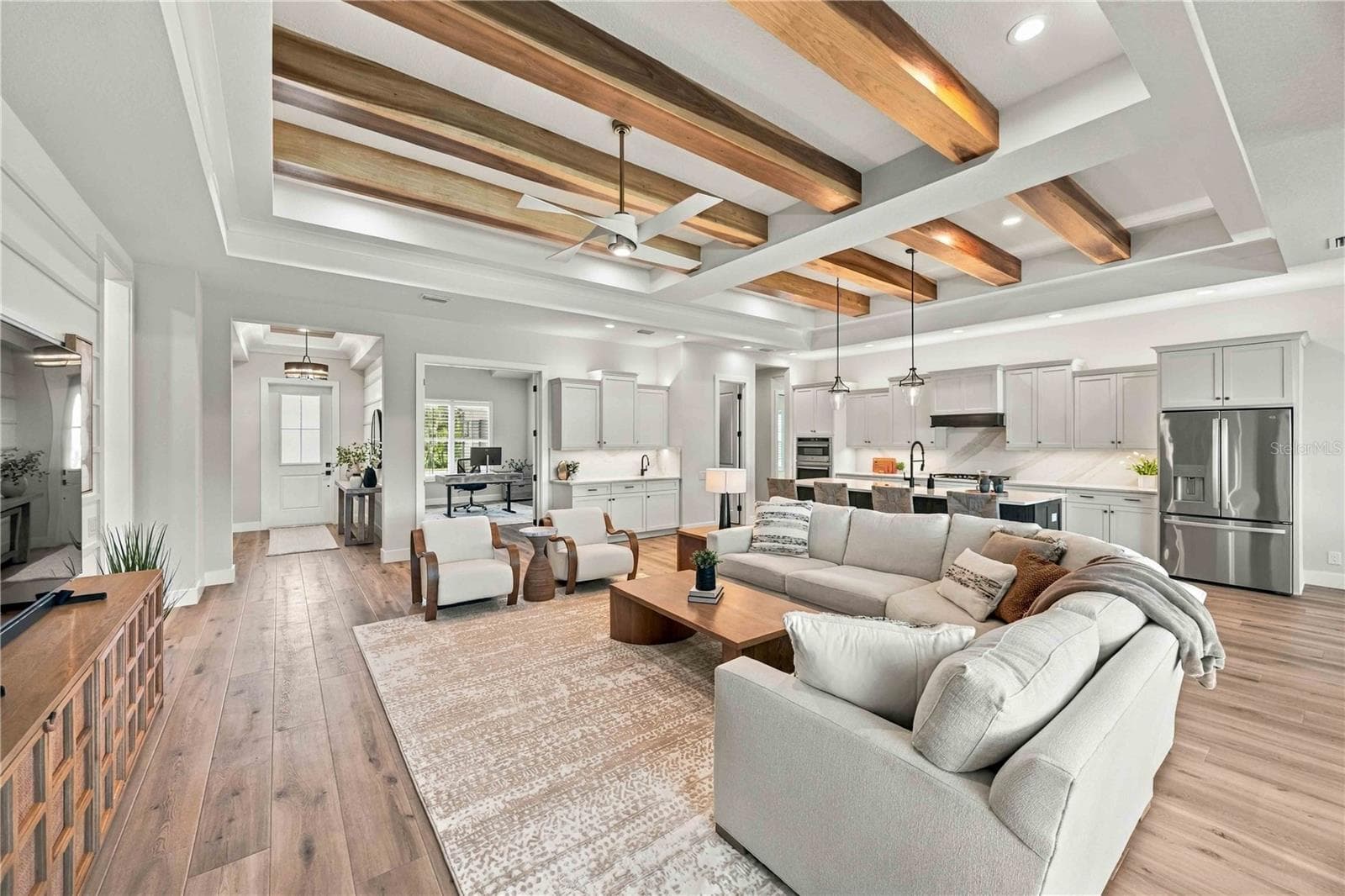 Single Family Residence at 18035 HOME RUN DR, VENICE, photo 15 of 86