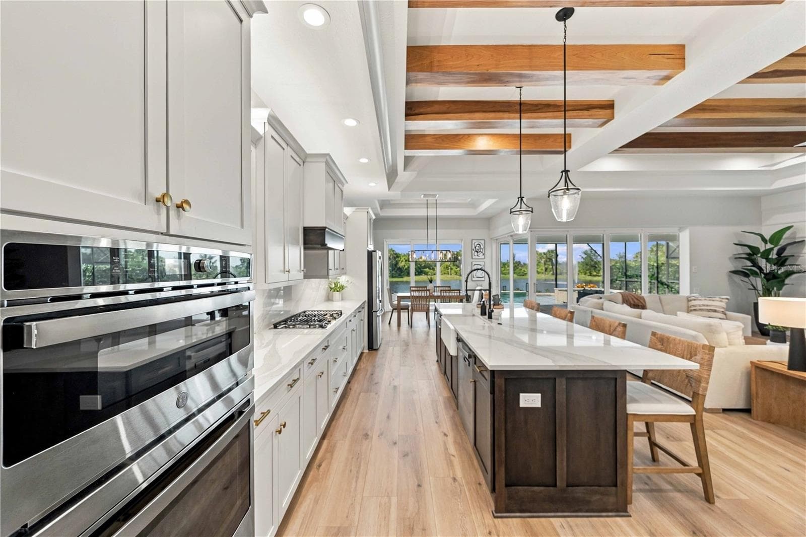 Single Family Residence at 18035 HOME RUN DR, VENICE, photo 17 of 86