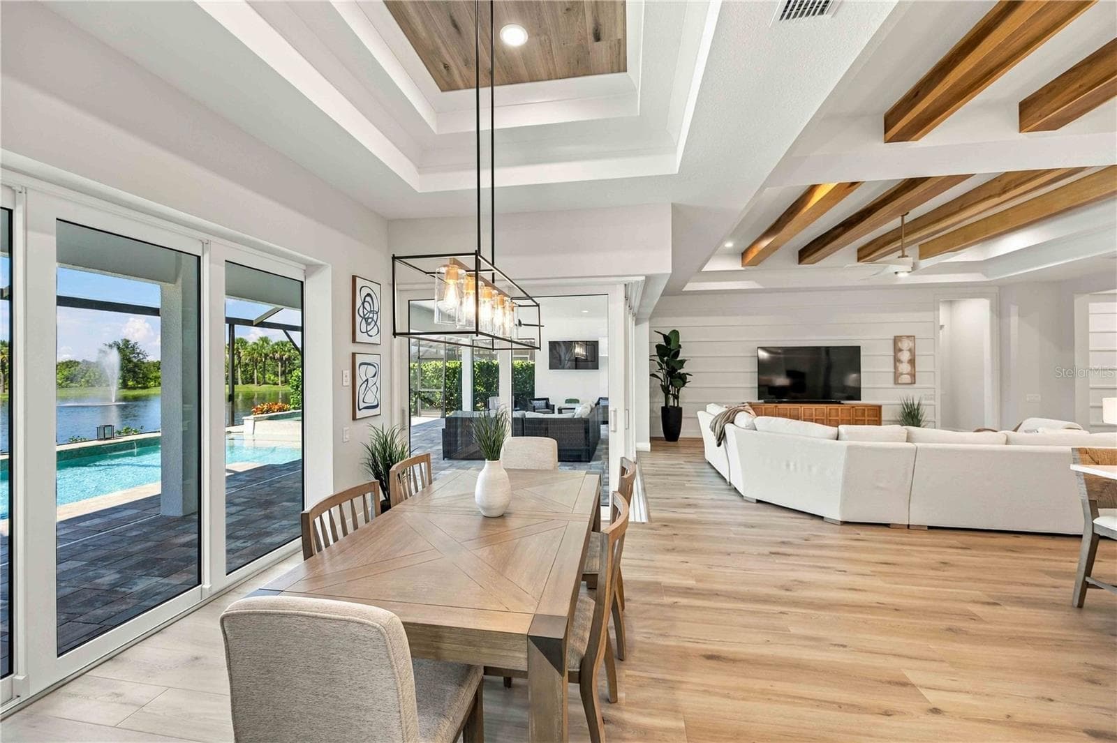 Single Family Residence at 18035 HOME RUN DR, VENICE, photo 22 of 86