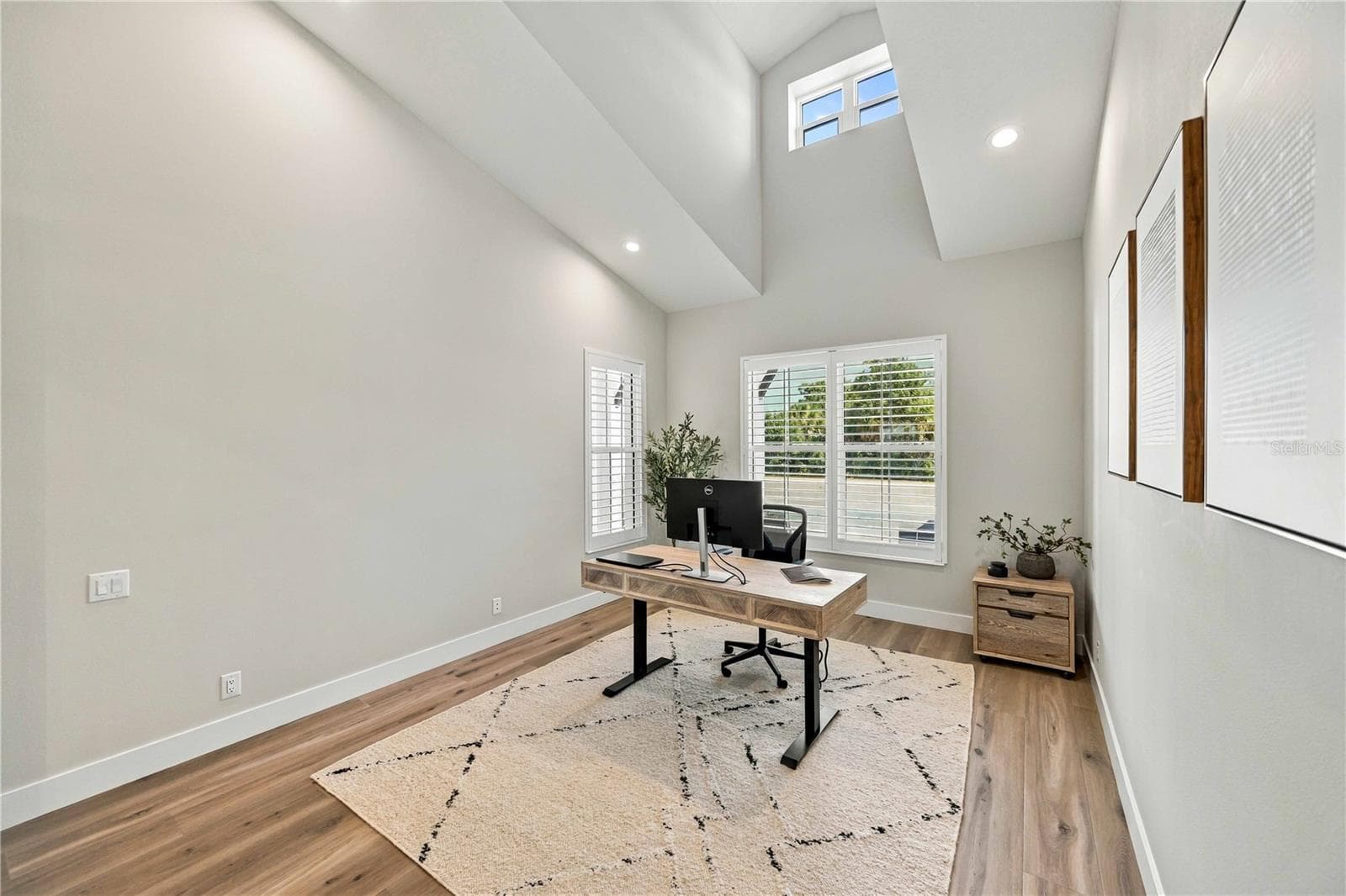 Single Family Residence at 18035 HOME RUN DR, VENICE, photo 28 of 86