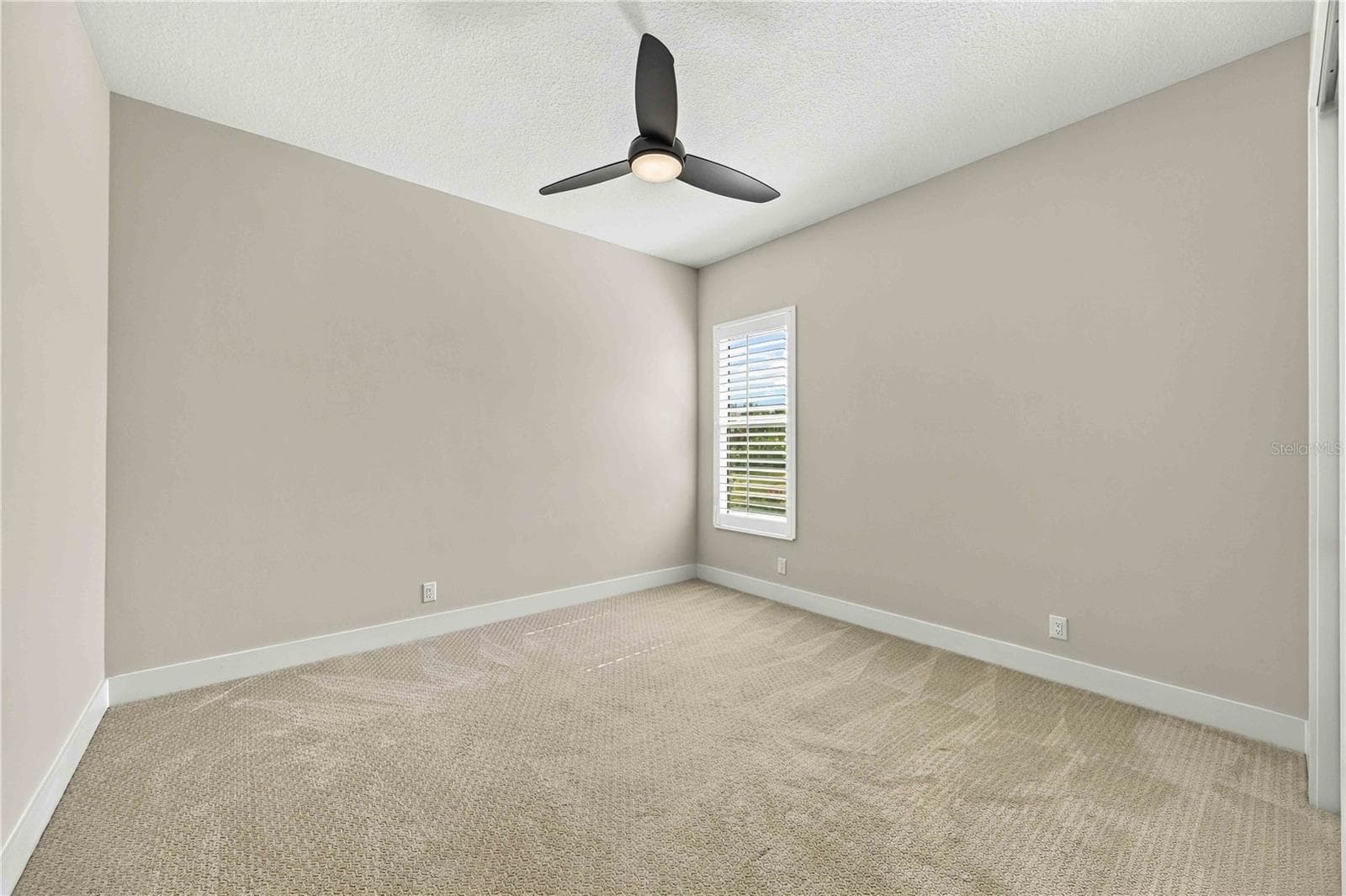 Single Family Residence at 18035 HOME RUN DR, VENICE, photo 47 of 86
