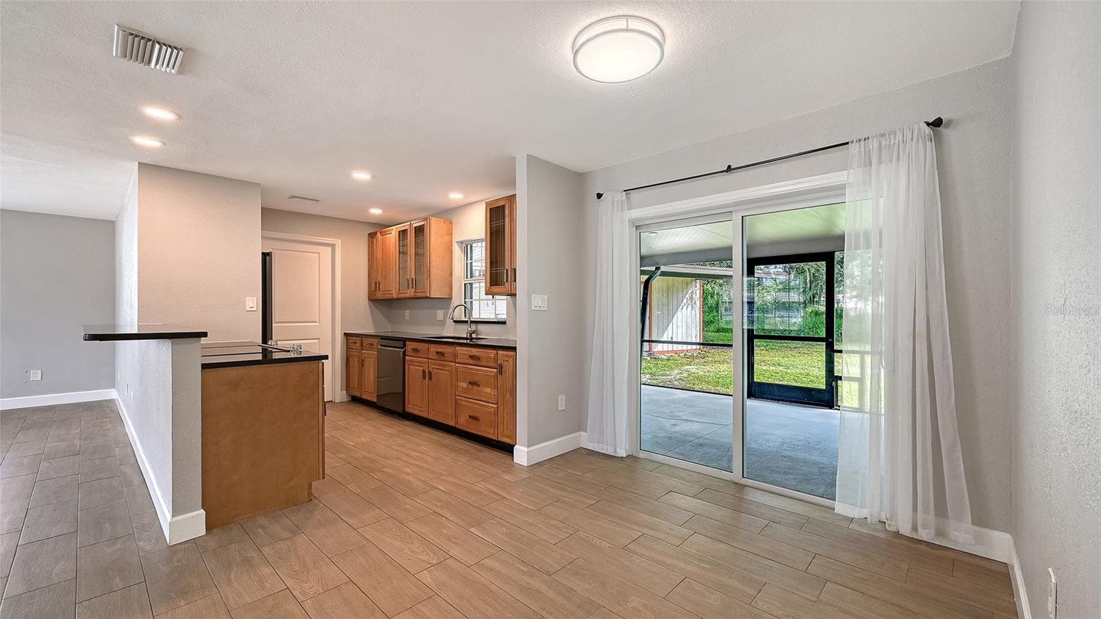 Single Family Residence at 5044 BROOKMEADE DR, SARASOTA, photo 11 of 39