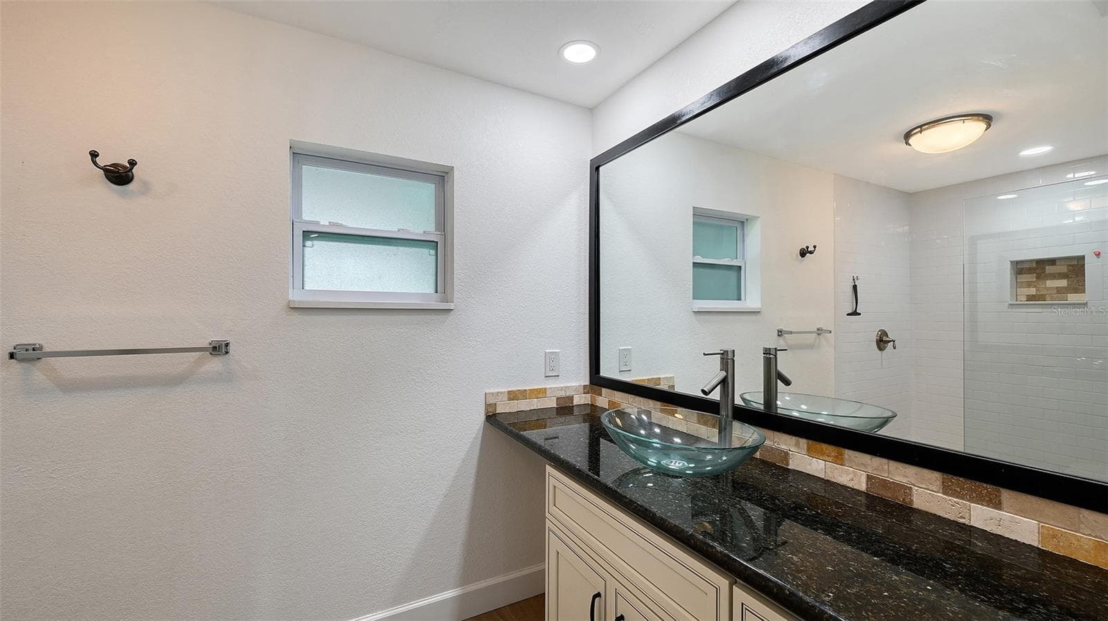 Single Family Residence at 5044 BROOKMEADE DR, SARASOTA, photo 16 of 39