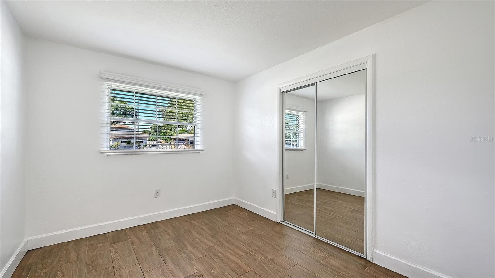 Single Family Residence at 5044 BROOKMEADE DR, SARASOTA, photo 21 of 39