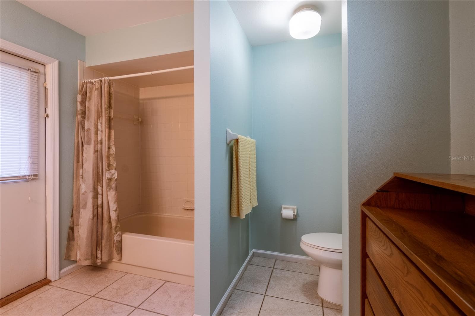 Single Family Residence at 2305 FORREST CREST CIR, LUTZ, photo 15 of 36