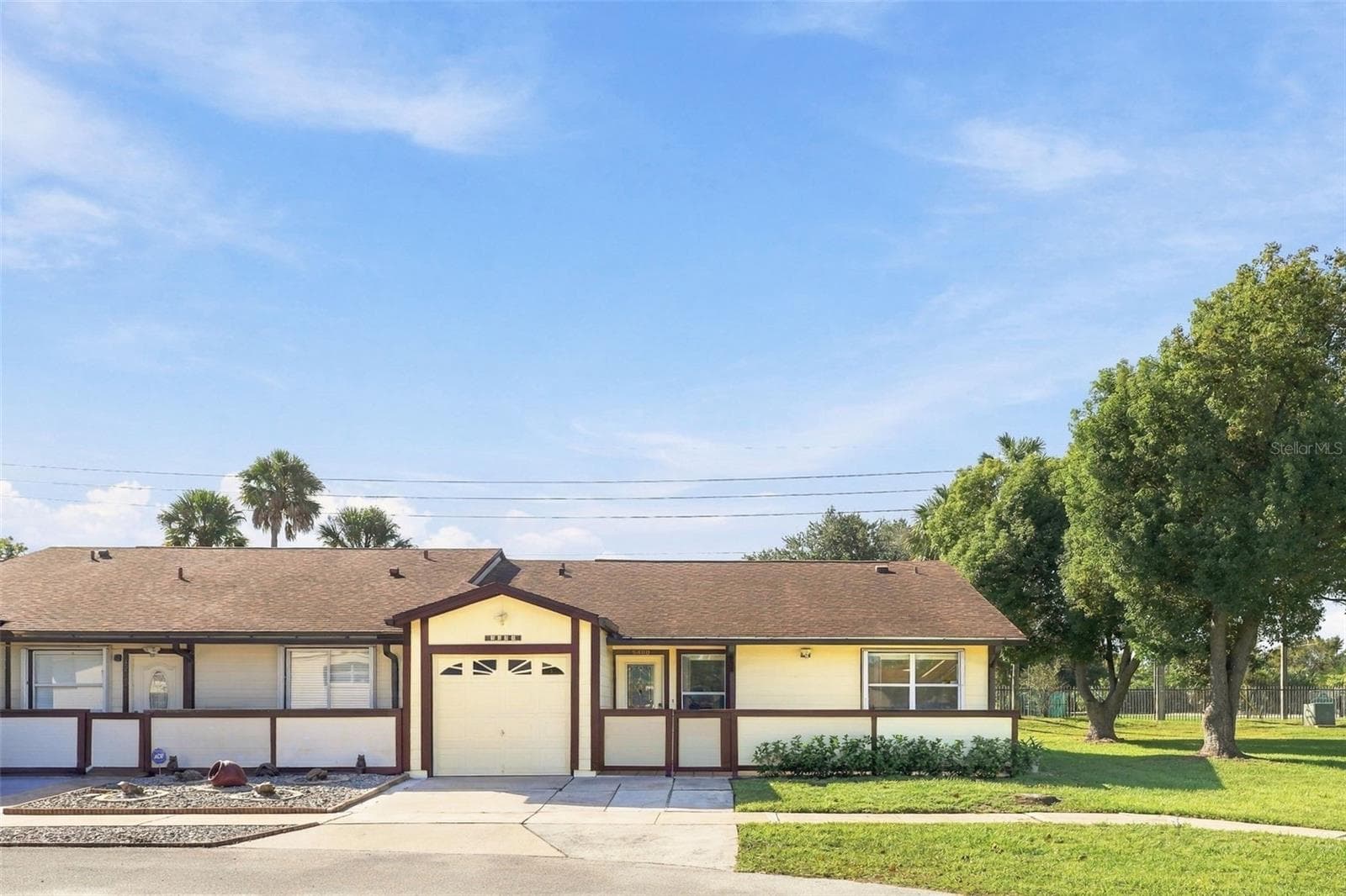 Townhouse at 5800 SAGUNTO ST, ORLANDO, photo 2 of 37