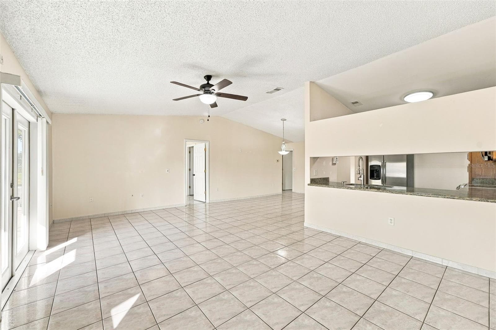 Townhouse at 5800 SAGUNTO ST, ORLANDO, photo 13 of 37