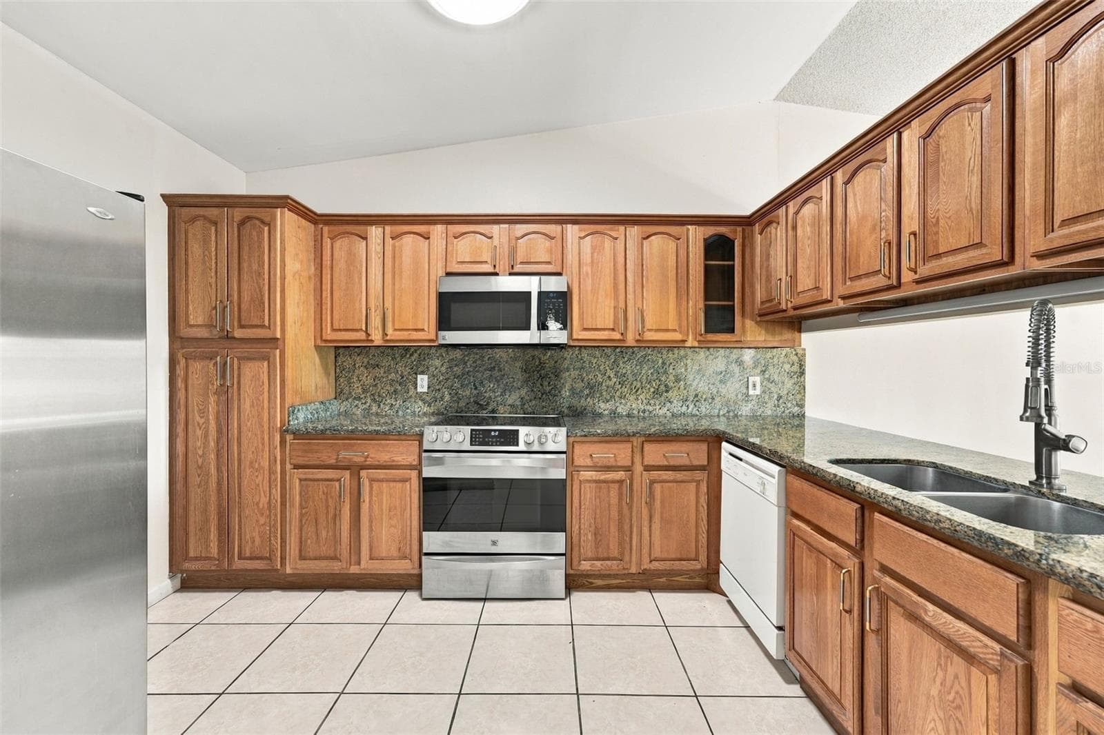 Townhouse at 5800 SAGUNTO ST, ORLANDO, photo 15 of 37